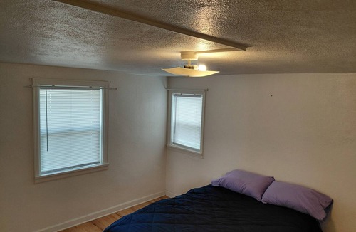 Aberdeen House | Lovely 1-bedroom house with AC in charming Pueblo