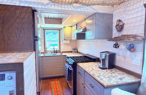 Moab South Valley House | Lovely 2-bedroom tiny home on wheels with AC in Moab