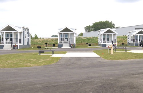 Sandusky Cottage | Lovely Bayfront Cottage #28, Beautiful Waterfront Views