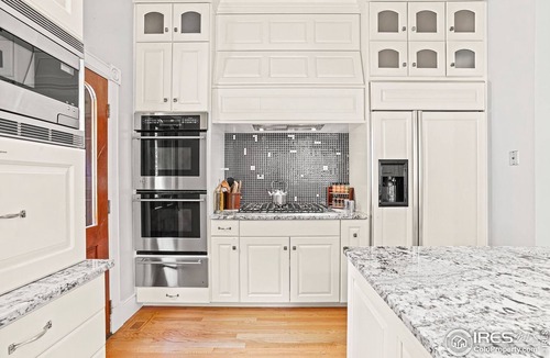 Longmont House | Lovely Farmhouse Retreat, close to Boulder and Rocky Mountain National Park