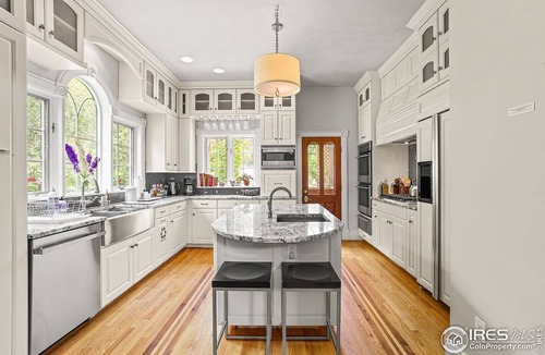Longmont House | Lovely Farmhouse Retreat, close to Boulder and Rocky Mountain National Park