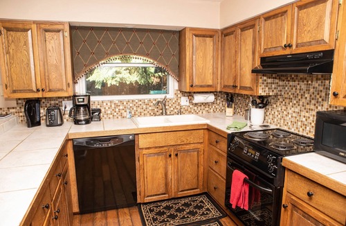 Vail House | Lovely Renovated Townhome, Private Lower Level with Full Kitchen and Patio