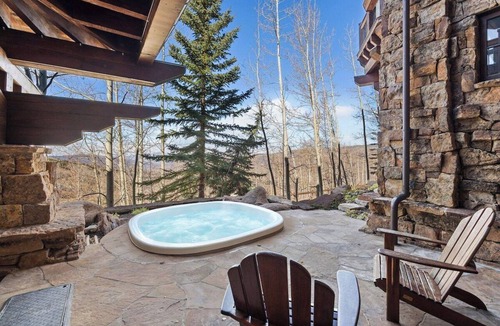Beaver Creek House | Lucky Boot Lodge - 7 bedrooms, walk to ski, stunning views, hot tub, fire pit