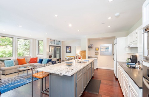 Telluride Condo | Lulu-Curate Telluride-Pool, Hot tub, Near Market, Lift 7, Dog OK, Parking Garage