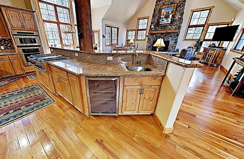 The Highlands House | Lux Home, 4 BR W/4 ensuite Bathrooms, 3 Fireplaces, Golf and Hiking, Hot Tub, .