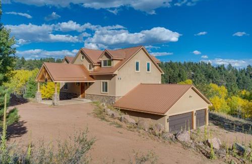 Florissant House | Luxe Florissant Home w/Pikes Peak Views!