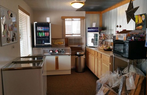 Canon City House | Luxe Glamping Dome | Queen Bed | Deck Views | Near Royal Gorge Bridge & Park
