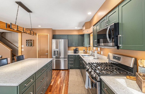 Estes Park House | Luxe Home with Hot Tub & Mountain Views