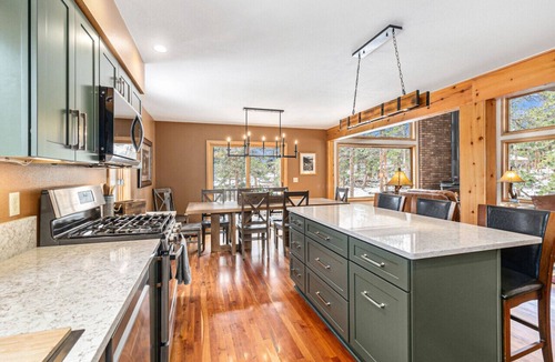 Estes Park House | Luxe Home with Hot Tub & Mountain Views