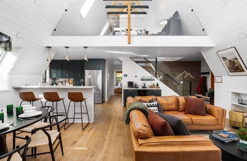 Mariposa Cabin | Luxe New A-Frame Cabin Hot Tub + Views
