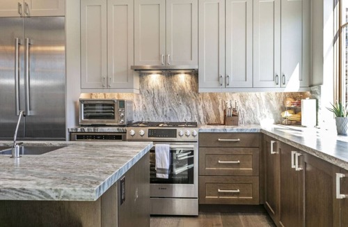 Avon Villa | LUXE Riverfront Mountain Retreat | Walk to Gondola