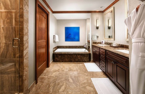 Vail Hotel | Luxurious 2 Bedroom in Vail - Family Friendly Resort On The Slopes!