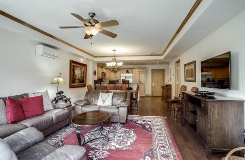 Beaver Creek Apartment | Luxurious 3 bedroom 3 bath condo! condo