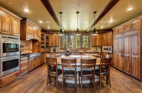 Boulder Ridge House | Luxurious 6BR 3Min Walk to Main Lifts