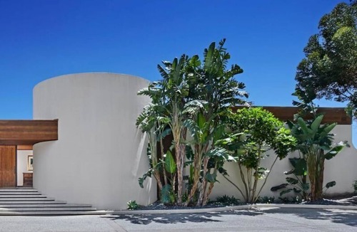 Eucalyptus Hill House | Luxurious Contemporary Home with Spectacular Views