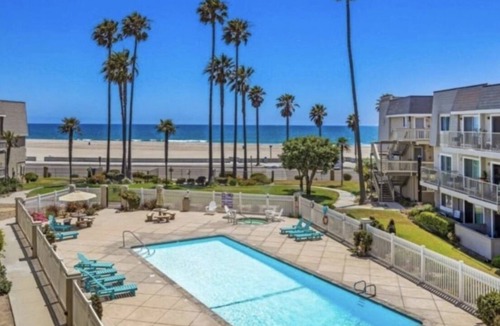Port Hueneme Condo | Luxurious Cozy Beach Front Condo!(Steps to the sand)
