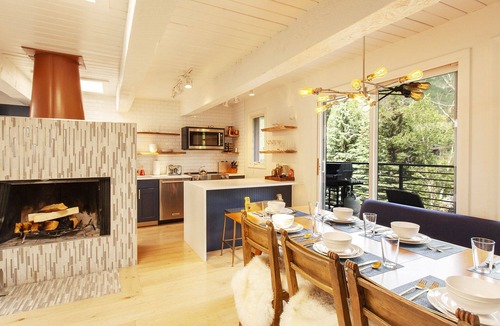 Aspen House | Luxurious Riverfront Modern Mountain Townhouse, Downtown Aspen - walk everywhere