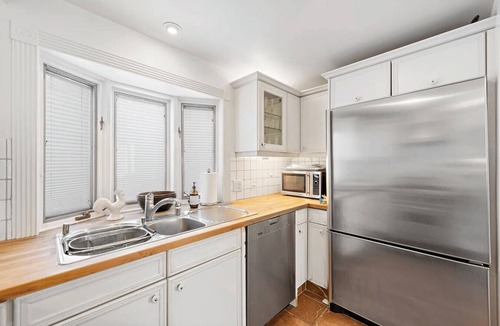 Laguna Beach House | Luxurious Seaside Escape-85 Steps to the Beach-Panoramic Ocean Views