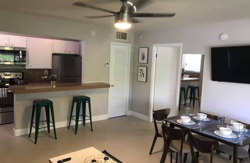 Coral Ridge Apartment | Luxurious & Spacious 2BD APT Walk to the Beach