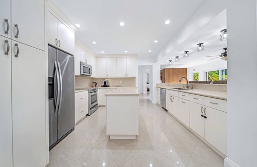 South Lake Villa | Luxurious Villa Beautifully Designed Interior Pool