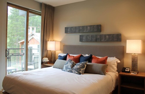 Peak 8 Resort | Luxury 1-bedroom slopeside - Grand Colorado Peak 8 w/gym, theater, and hot tubs