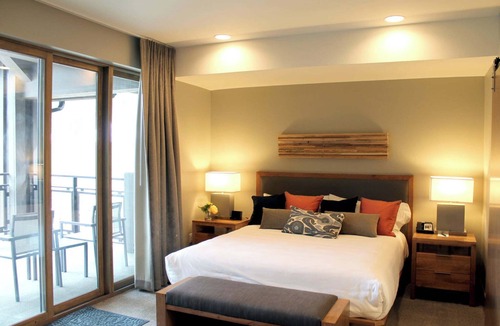 Peak 8 Resort | Luxury 1-bedroom slopeside - Grand Colorado Peak 8 w/gym, theater, and hot tubs