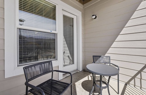 Broomfield Apartment | Luxury 1BR Near UCHealth