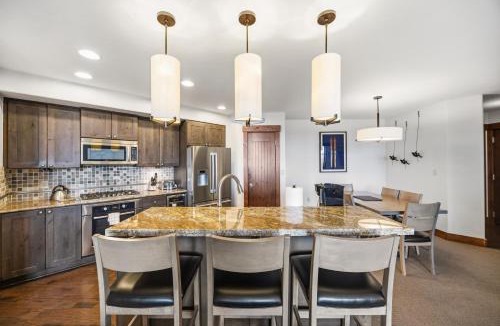 Peak 8 Apartment | Luxury 2-Bedroom Resort Suite at One Ski Hill Place Breckenridge with Mountain Views and Resort Ameneties