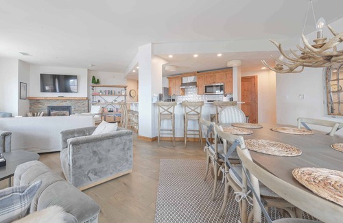 Mount Crested Butte Condo | Luxury 4-Bed Penthouse w/Mountain Views