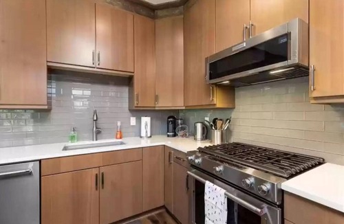 Lakeside Village Condo | Luxury 4BR Ski Condo |2 Fireplaces |Hot Tub |Near Keystone Lifts |Mountain & River Views