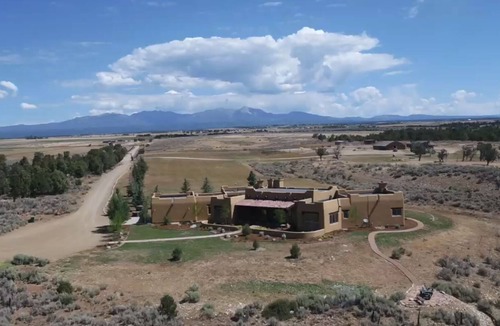 Marvel House | Luxury Adobe Style Ranch House. Bring your dogs and horses!
