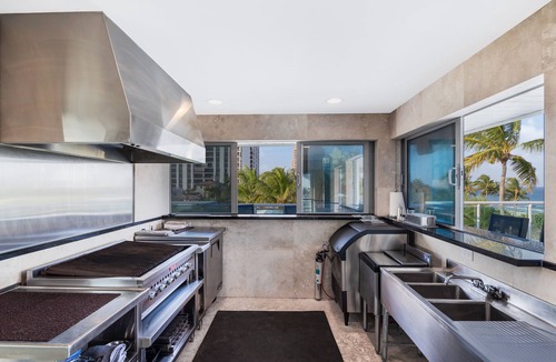 Birch Park Finger Streets House | Luxury Beach House for Families - Private Pool, Rooftop & Ocean Views