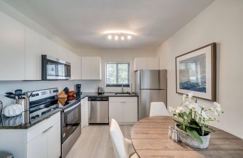Imperial Point Apartment | Luxury beach resort for 6 ppl with pool