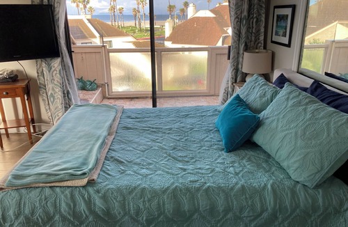 Port Hueneme Condo | Luxury Beach Views for a Discount Rate!
