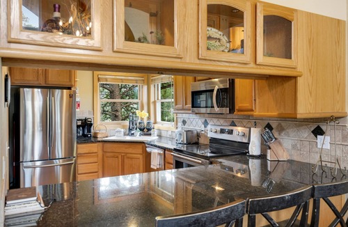 Estes Park Cabin | Luxury Cabin 4bdr Mtn and River Views. Private Hot tub, 2 blocks to downtown