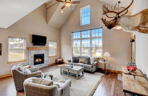 Rendezvous House | Luxury Cabin 94 I Hot Tub I Great Views I Best Price I FREE Adventures Daily