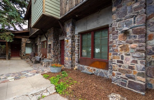 Ouray Condo | Luxury Condo | Blocks to Downtown | Private Deck | 360 Views