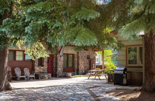 Ouray Condo | Luxury Condo | Blocks to Downtown | Private Deck | 360 Views