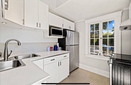 Oak Park House | Luxury downtown executive suite in wonderful Santa Barbara