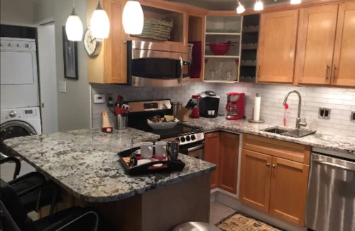 Whittier Condo | LUXURY Downtown PEARL St. Suite Retreat!