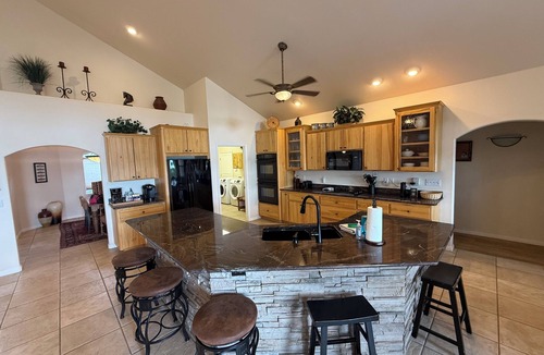 Pagosa Springs House | Luxury Edgewater Lakehouse