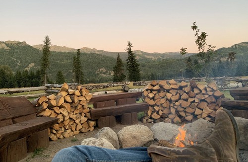Pagosa Springs Bed & Breakfast | Luxury Glamping Tents, Event Barn and Mountain Ranch