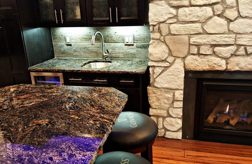Alma House | Luxury Home, minutes from Breckenridge, Indoor Hot Tub, Mountain Views