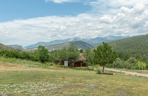 Durango House | Luxury Home on 17 Acres - AC - Fire Pit - Ping Pong - Unmatched Views