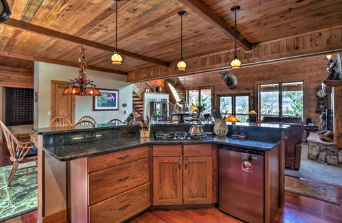 Michigan Hill House | Luxury Home w/Mountain Views, Hot Tub & Grill by RedAwning