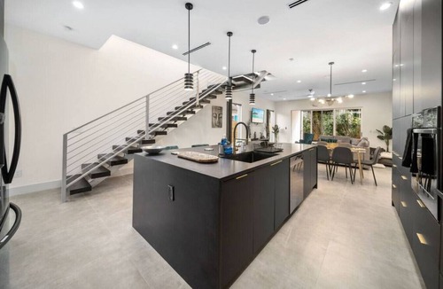 Victoria Park House | Luxury Home with 2 Pools Near the Beach