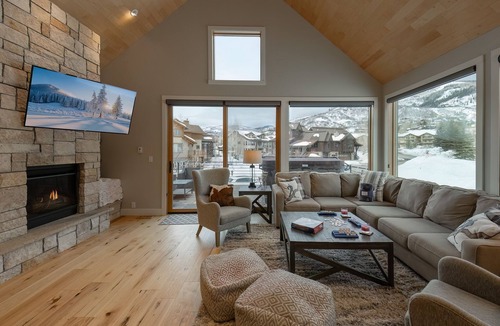 Steamboat Springs House | Luxury + Hot Tub + Close to skiing – Chalet Memoire