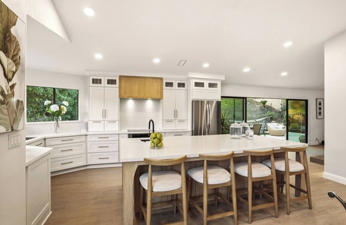 Temecula House | Luxury Lake House Retreat