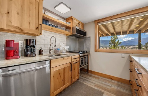 Estes Park House | Luxury Lakefront Retreat on Lake Estes