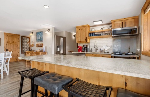 Estes Park House | Luxury Lakefront Retreat on Lake Estes